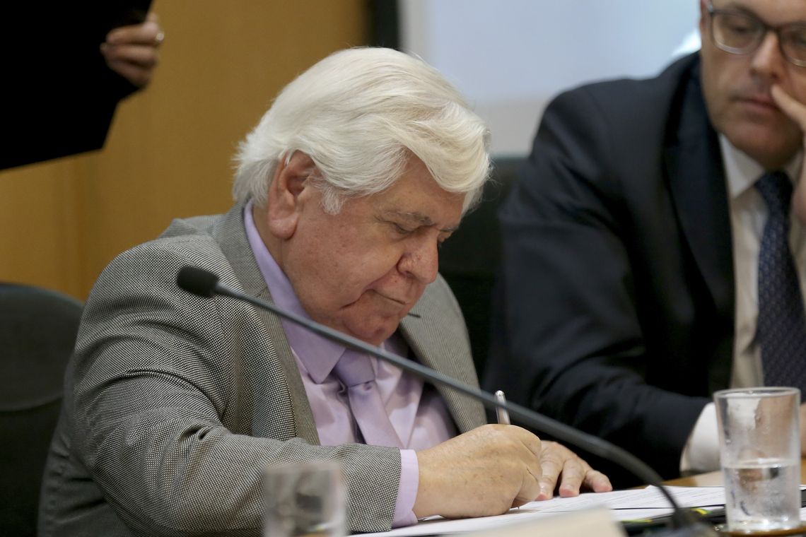 Wilson Dias/Agência Brasil O diretor-presidente da Agência Nacional de Vigilância Sanitária (Anvisa), William Dib, durante assinatura do primeiro acordo para a redução do teor de açúcar nos alimentos industrializados.