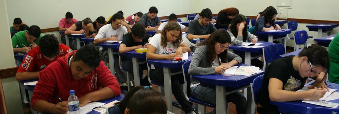 estudantes vestibular Candidatos fazem vestibular