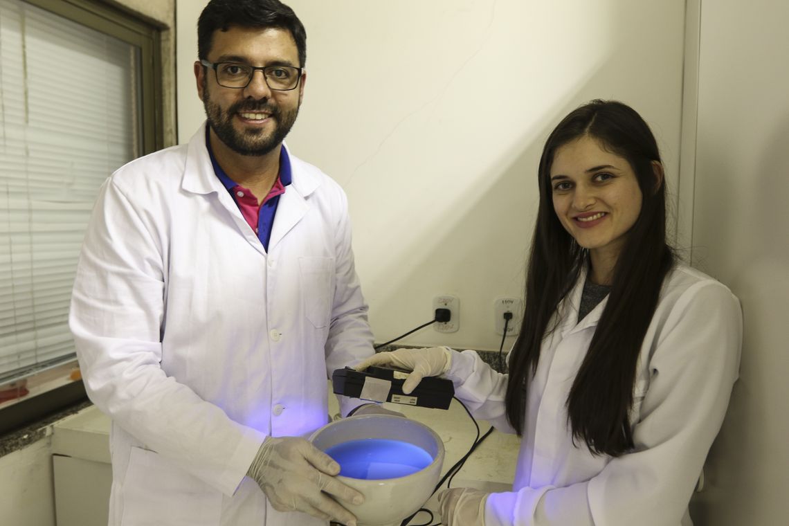 Marcello Casal JrAgência Brasil O Instituto de Química da UNB, em parceria com a Embrapa, desenvolveu uma nanotecnologia capaz de incrementar a produtividade das plantas, aumentar o valor nutritivo dos alimentos, a substância Krill A32.