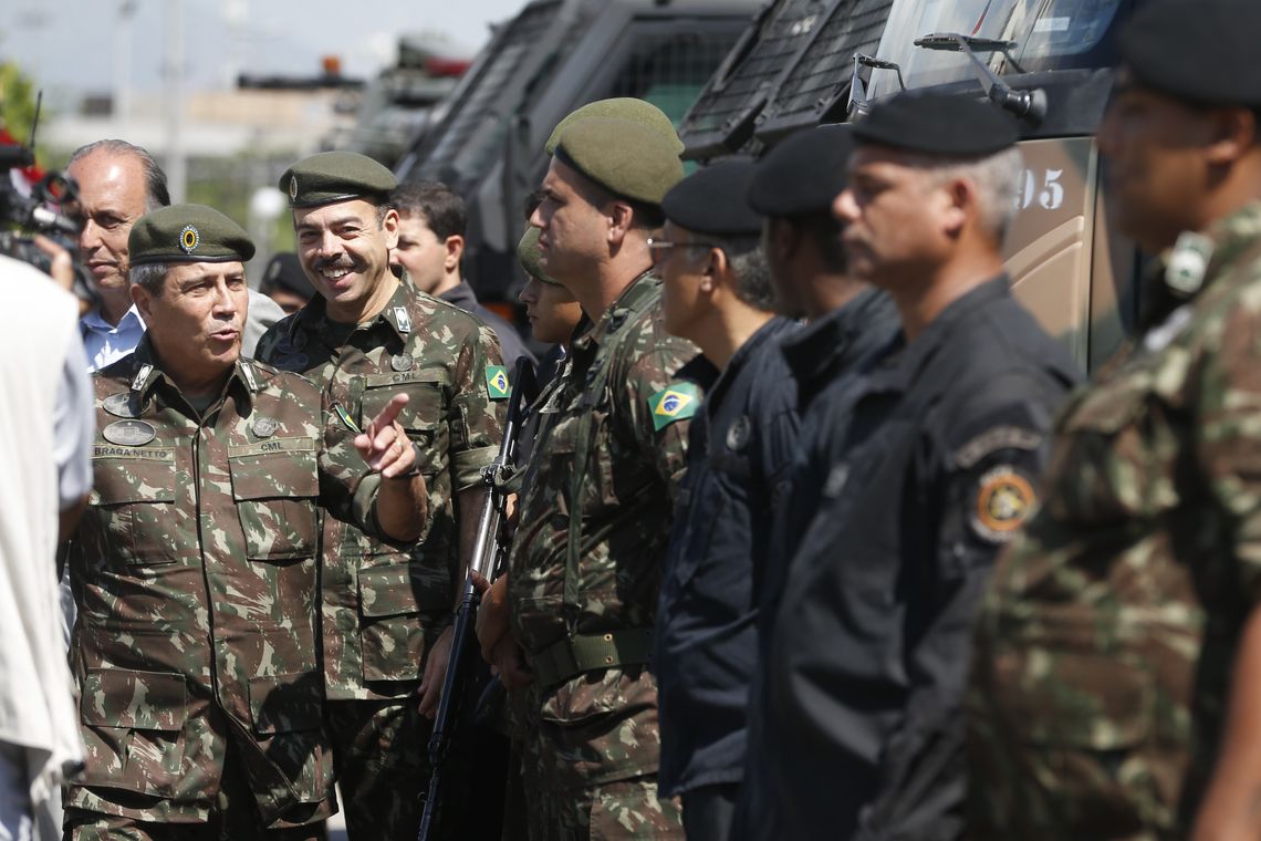 Tânia Rêgo/Agência Brasil Rio de Janeiro - Exército entrega seis veículos blindados à Secretaria de Estado de Segurança do Rio (Tânia Rêgo/Agência Brasil)