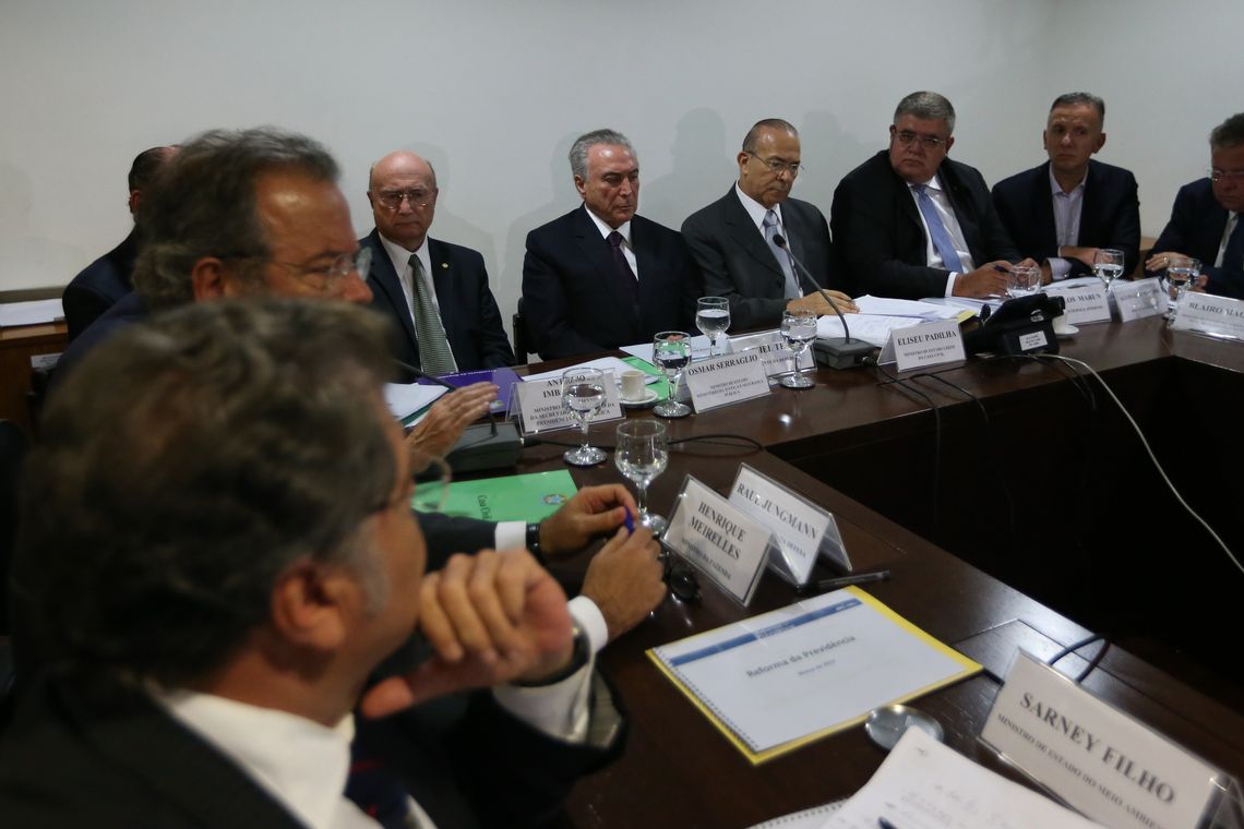 Valter Campanato/Agência Brasil Brasília - O presidente Michel Temer e ministros durante reunião sobre a Reforma da Previdência, no Palácio do Planalto (Valter Campanato/Agência Brasil)