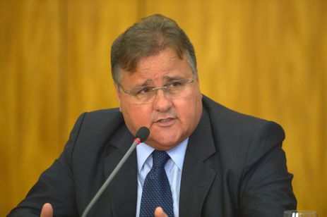 BrasÃ­lia - O ministro da Secretaria de Governo, Geddel Vieira Lima, anuncia medidas para reduzir gastos pÃºblicos  (JosÃ© Cruz/AgÃªncia Brasil)