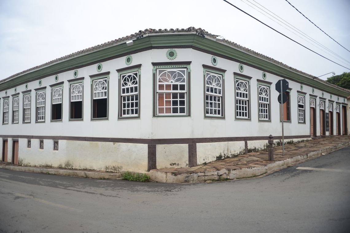 ABR; José Cruz/Agencia Brasil Localizada na região noroeste de Minas Gerais e conhecida como Cidade do Ouro, Paracatu conta atualmente com a maior mina de ouro do país e a maior do mundo a céu aberto.