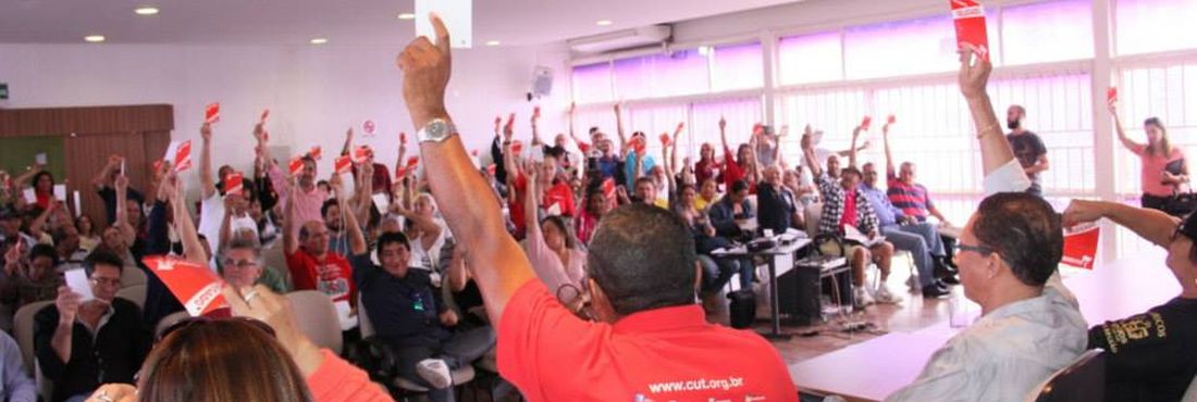 funcionários públicos em reunião no Condsef