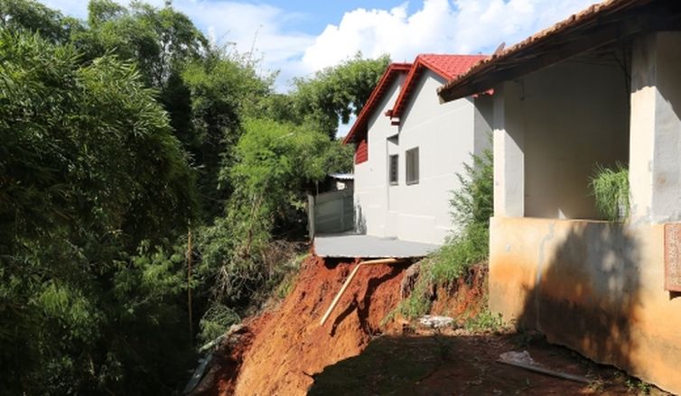 Segundo a prefeitura de Pontalina, pelo menos quatro residÃªncias da Rua Padre Primo foram condenadas e interditadas