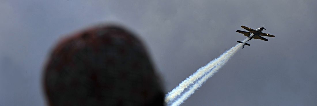 Esquadrilha da fumaça Dia 23 de outubro é dia do aviador