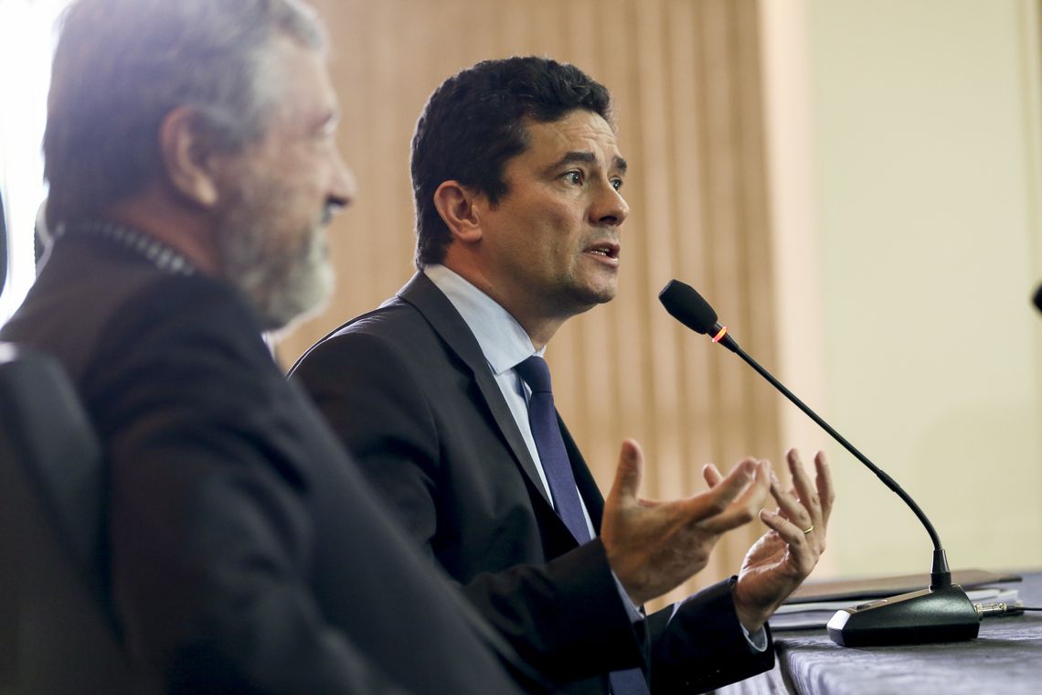 Fabio Rodrigues Pozzebom/Agência Brasil O atual ministro da Justiça, Torquato Jardim, e o futuro ministro da pasta, juiz federal Sérgio Moro, durante coletiva de imprensa após reunião.