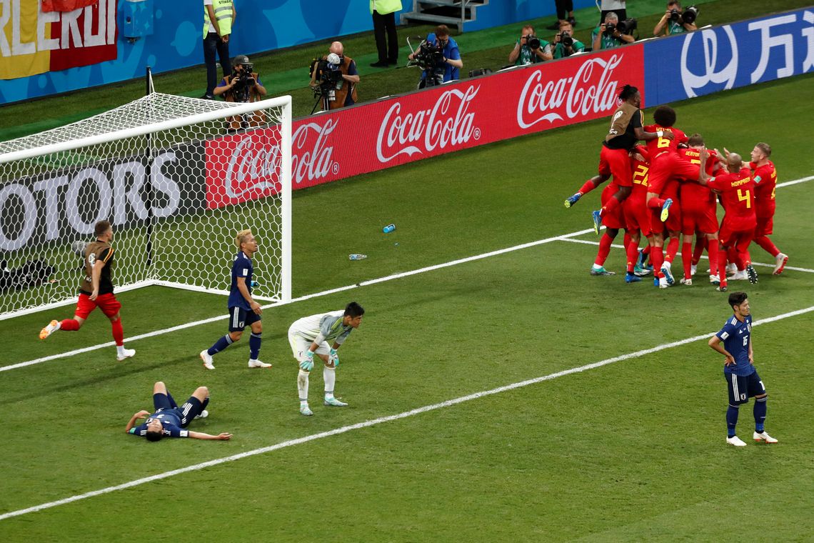 Copa 2018: Bélgica e Japão. Nacer Chadli, da Bélgica, comemora o terceiro gol com os companheiros de equipe.