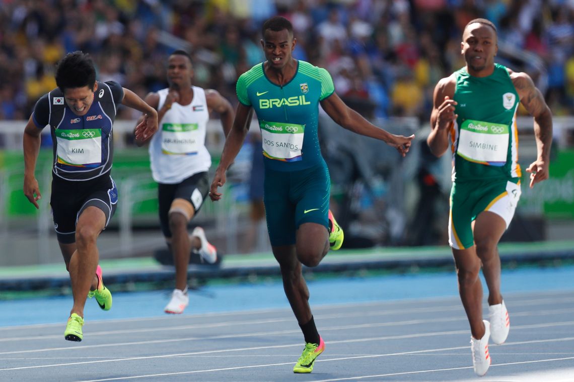 Fernando Frazão/Agência Brasil Rio de Janeiro - O brasileiro Vitor Hugo dos Santos termina em quinto lugar na sua bateria e não se classifica na prova de 100 metros rasos de atletismo (Fernando Frazão/Agência Brasil)
