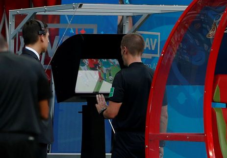 john sibley reuters - CBF anuncia uso do árbitro de vídeo em 14 partidas da Copa do Brasil