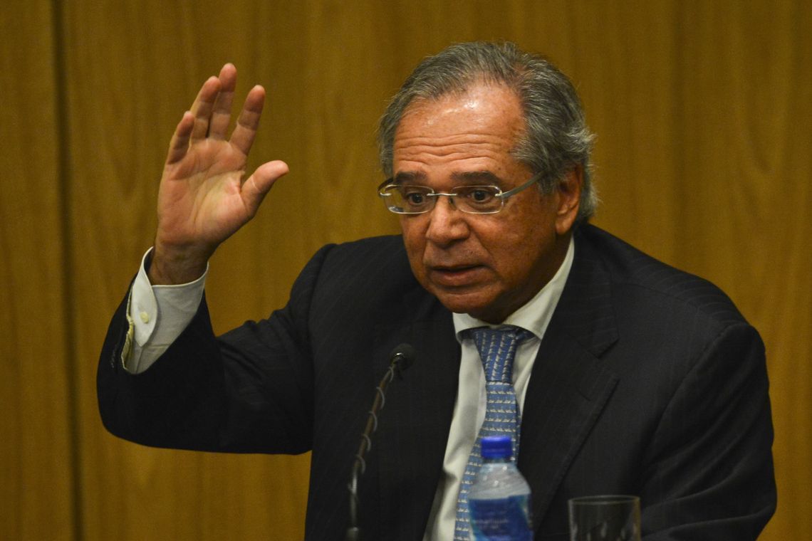 Fabio Rodrigues Pozzebom/Agência Brasil O ministro da Economia, Paulo Guedes, durante cerimônia de transmissão de cargo para o novo presidente do Banco Central (BC), Roberto Campos Neto.