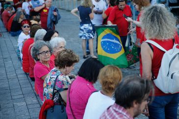 Manifestação do dia Internacional do Trabalho na Praça XV, região central da cidade, convocada pela Central Unica dos Trabalhadores. 