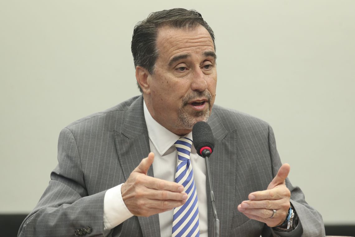 Antonio Cruz/Agência Brasil O ministro da Saúde, Gilberto Occhi, participa de audiência pública na Comissão Mista de Orçamento (CMO) sobre indicadores e o desempenho orçamentário do Sistema Único de Saúde (SUS) nos dois primeiros quadrimestres do ano.