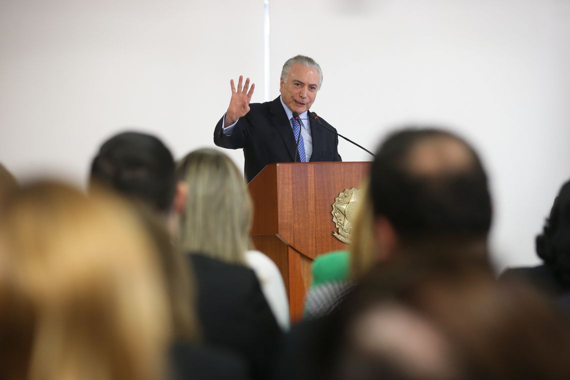 Valter Campanato/Agência Brasil Brasília - O presidente Michel Temer fala durante a cerimônia de assinatura do decreto de criação da Rede Brasil Mulher, no Palácio do Planalto (Valter Campanato/Agência Brasil)