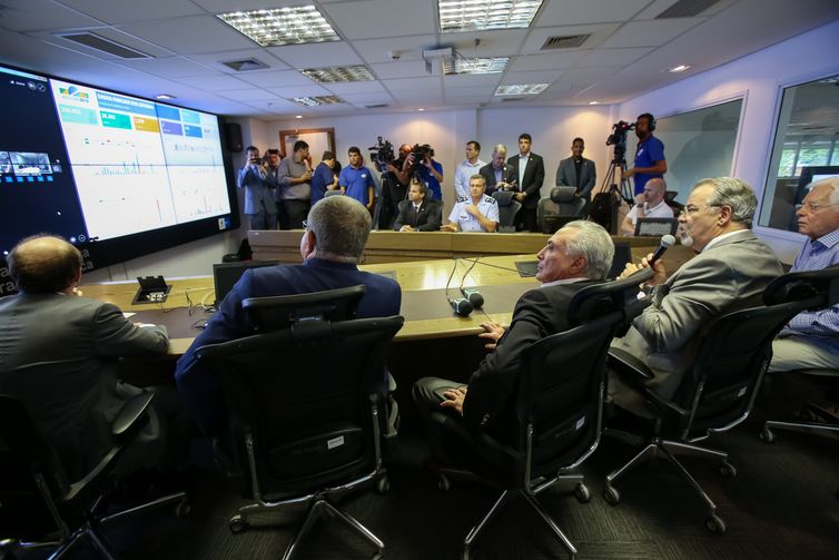 Presidente da República, Michel Temer, durante visita ao Centro Integrado de Comando e Controle das Eleições 2018.
