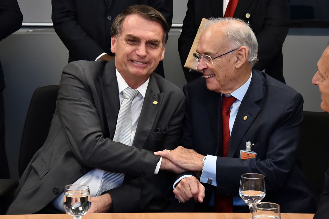 Rafael Carvalho/Governo de Transição/Direitos reservados O presidente eleito Jair Bolsonaro durante reunião com a bancada evangélica no gabinete de transição, no Centro Cultural do Banco do Brasil, em Brasília.