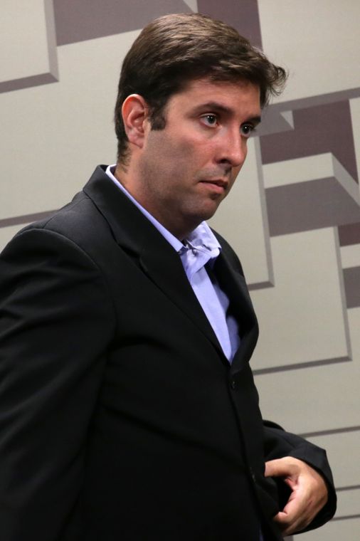 Fabio Rodrigues Pozzebom/Agência Brasil O ex-técnico da seleção brasileira de ginástica olímpica Fernando de Carvalho Lopes depõe na CPI do Senado que investiga maus-tratos em crianças e adolescentes. Ele é acusado de abuso sexual por cerca 40 atletas e ex-atletas.
