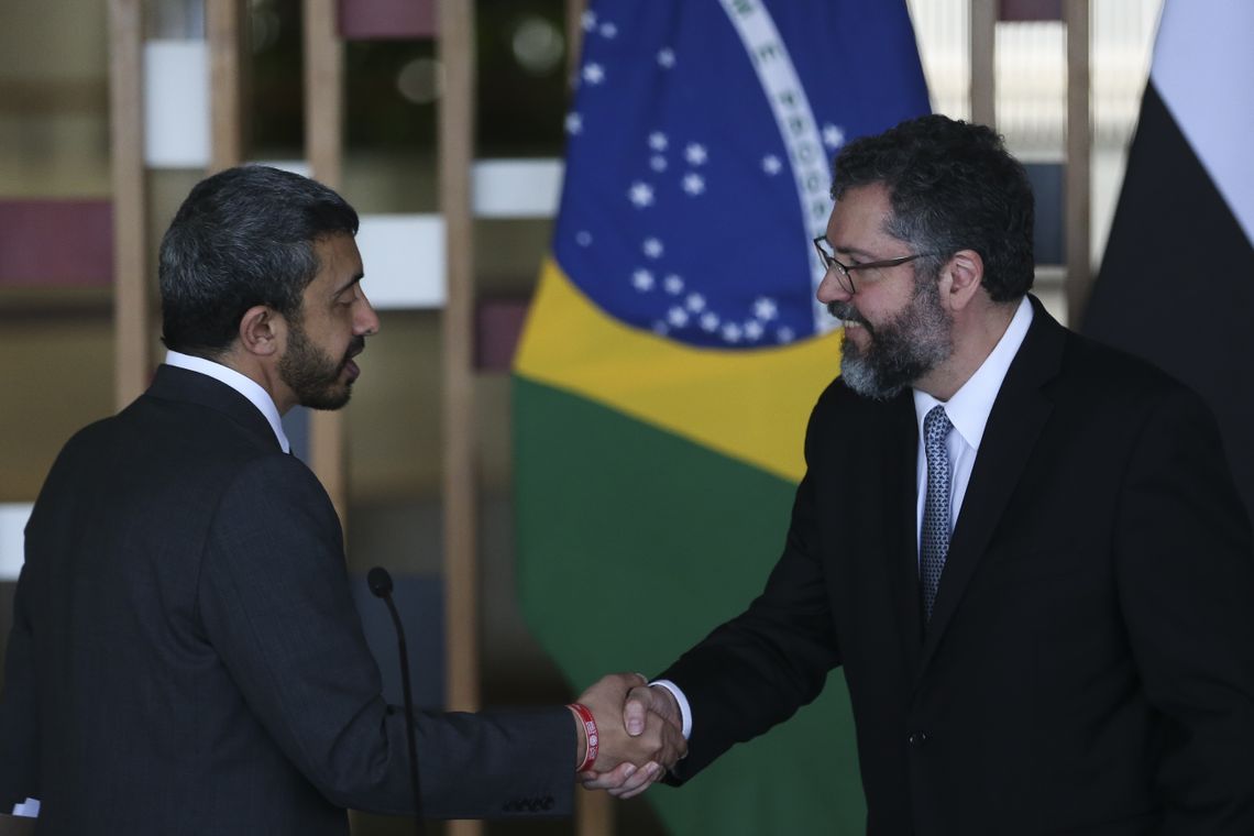 José Cruz/Agência Brasil O ministro das Relações Exteriores, Ernesto Araújo, recebe o ministro dos Negócios Estrangeiros e Cooperação Internacional dos Emirados Árabes Unidos, Xeique Abdullah bin Zayed Al Nahayan, no Palácio Itamaraty.
