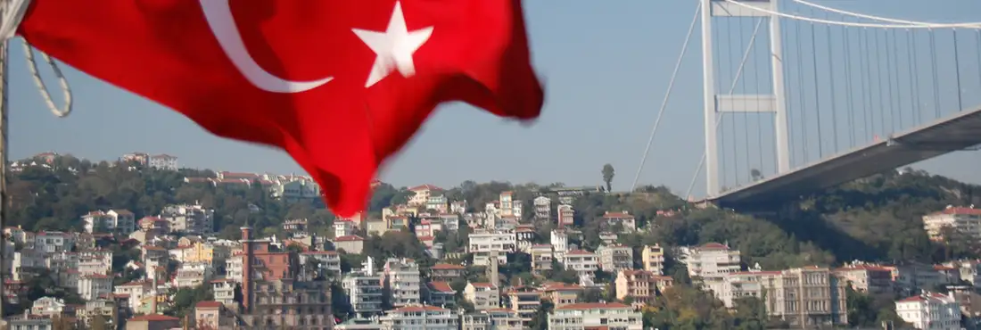 Polícia da Turquia prende jornalistas Polícia da Turquia prende jornalistas