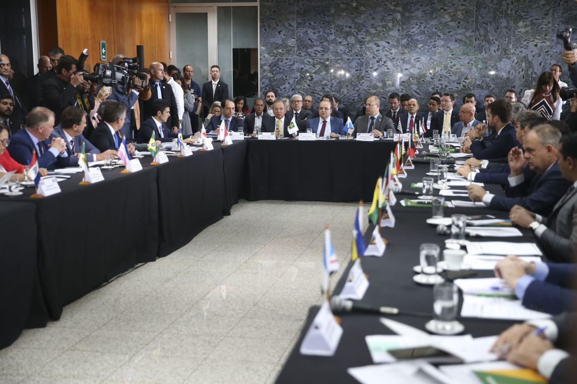 José Cruz/Agência Brasil O ministro da Economia, Paulo Guedes, participa da reunião extraordinária no Fórum de Governadores.