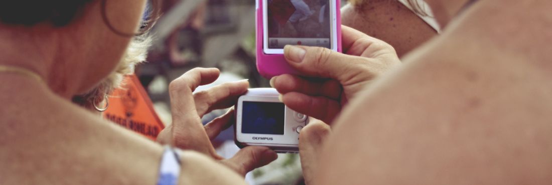 Exposição em São Paulo reúne fotos e ilustrações divulgadas em redes sociais Fotos com celular