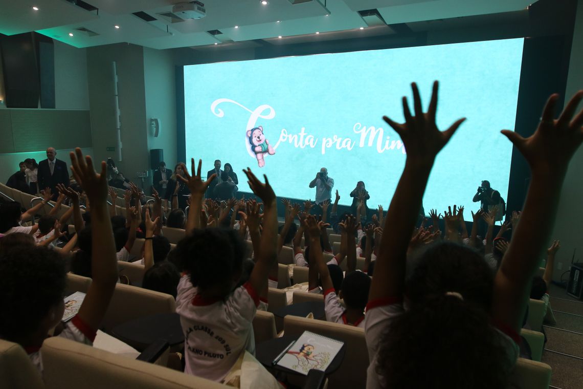 Fabio Rodrigues Pozzebom/Agência Brasil O ministro da Educação, Abraham Weintraub, e o secretário de Alfabetização, Carlos Nadalim, lançam programa Conta pra Mim