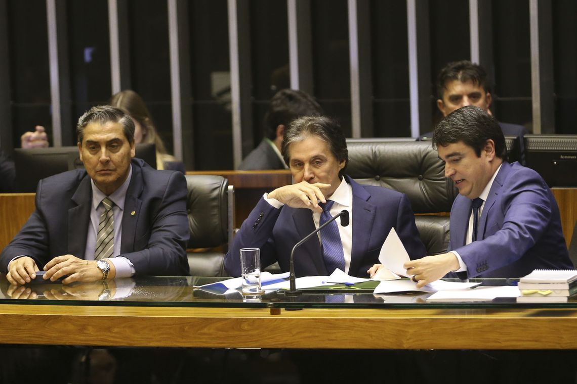 Valter Campanato/Agência Brasil O presidente do Senado, Eunício Oliveira durante sessão plenária, para apreciar e votar o projeto da Lei de Diretrizes Orçamentárias (LDO) para 2019