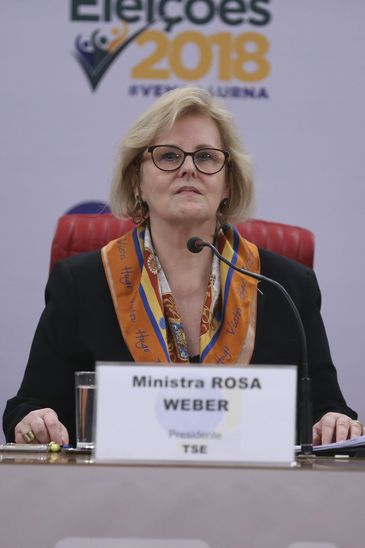 A presidente do Tribunal Superior Eleitoral (TSE), ministra Rosa Weber, divulga resultado do primeiro turno da eleições de 2018.