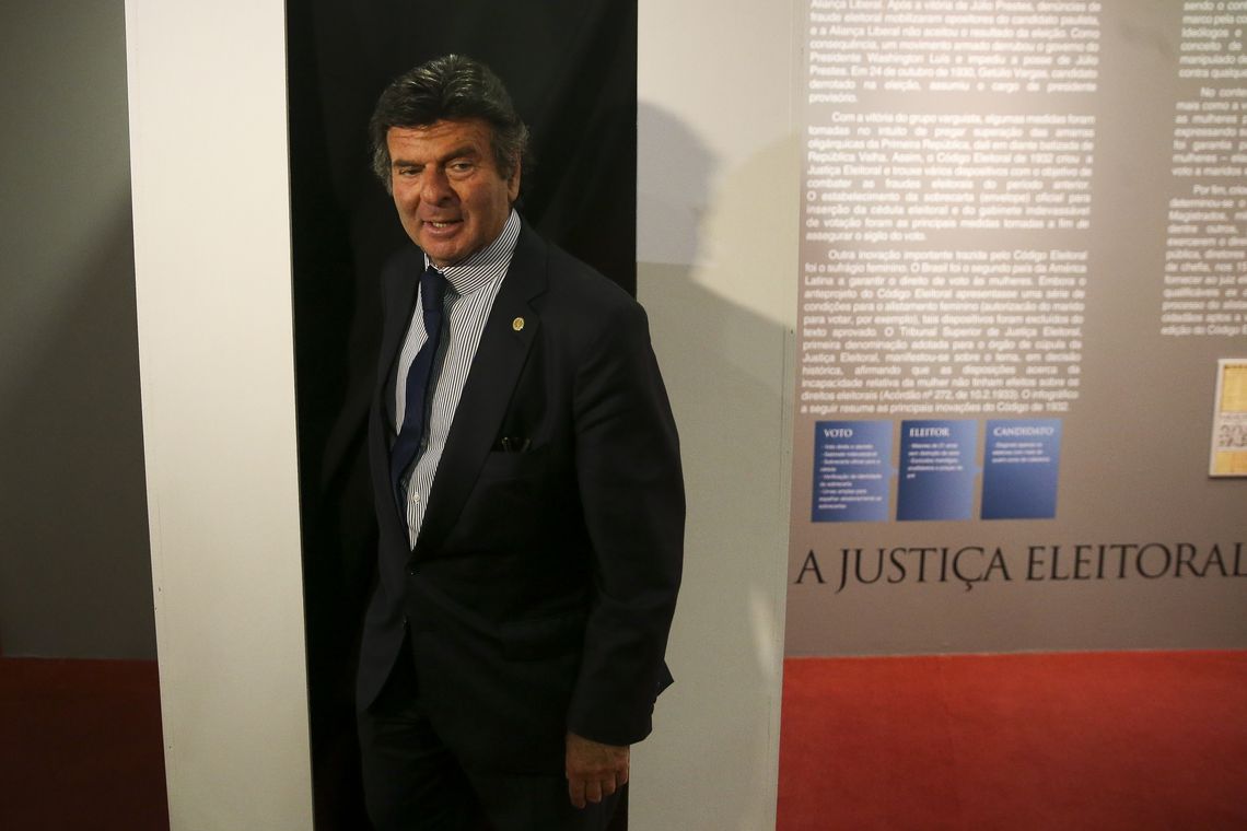 Marcelo Camargo/Agência Brasil O presidente do Tribunal Superior Eleitoral (TSE), Luiz Fux, visita a exposição