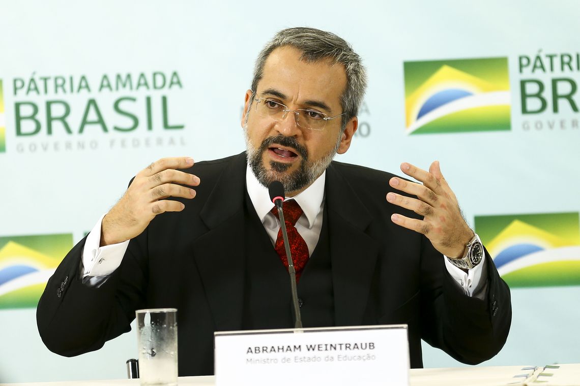 Marcelo Camargo/Agência Brasil O ministro da Educação, Abraham Weintraub, durante entrevista coletiva sobre o Sistema de Avaliação da Educação Básica_Saeb.