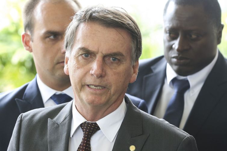 O presidente eleito Jair Bolsonaro concede entrevista à imprensa no CCBB.