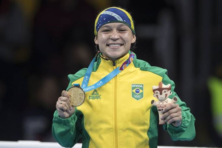 A brasileira Beatriz Ferreira durante a luta contra a argentina Erika Sanchez. A brasileira conquistou a medalha de ouro na competição Jonne Roriz/COB/Divulgação