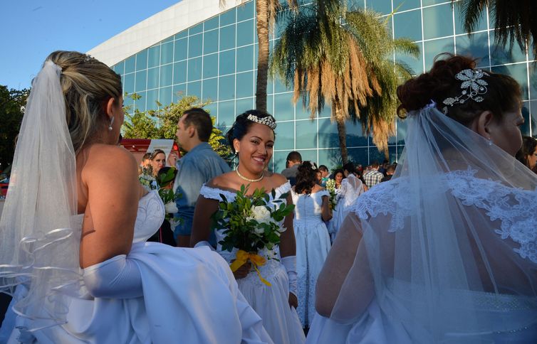 Casamento comunitÃ¡rio reÃºne 81 casais no Centro de ConvenÃ§Ãµes de BrasÃ­lia (Wilson Dias/AgÃªncia Brasil)