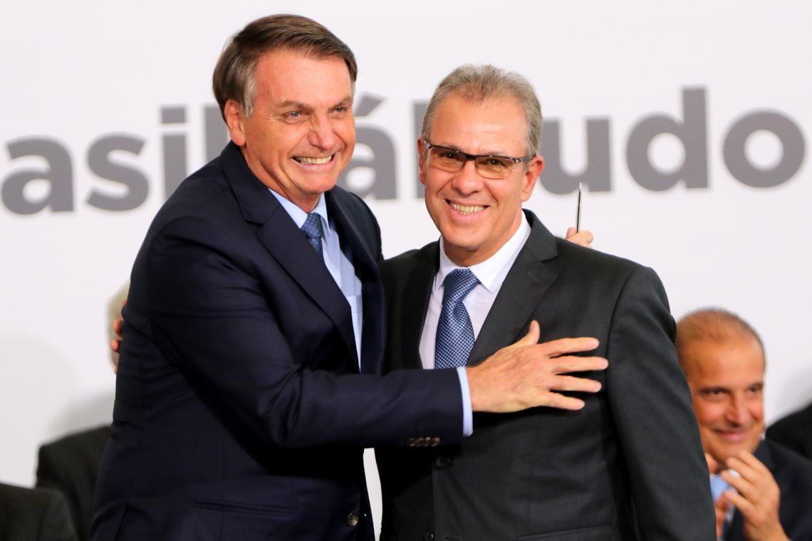 O presidente da república, Jair bolsonaro e o ministro de Minas e Energia, Bento Albuquerque, durante Solenidade Alusiva aos 400 dias de Governo.