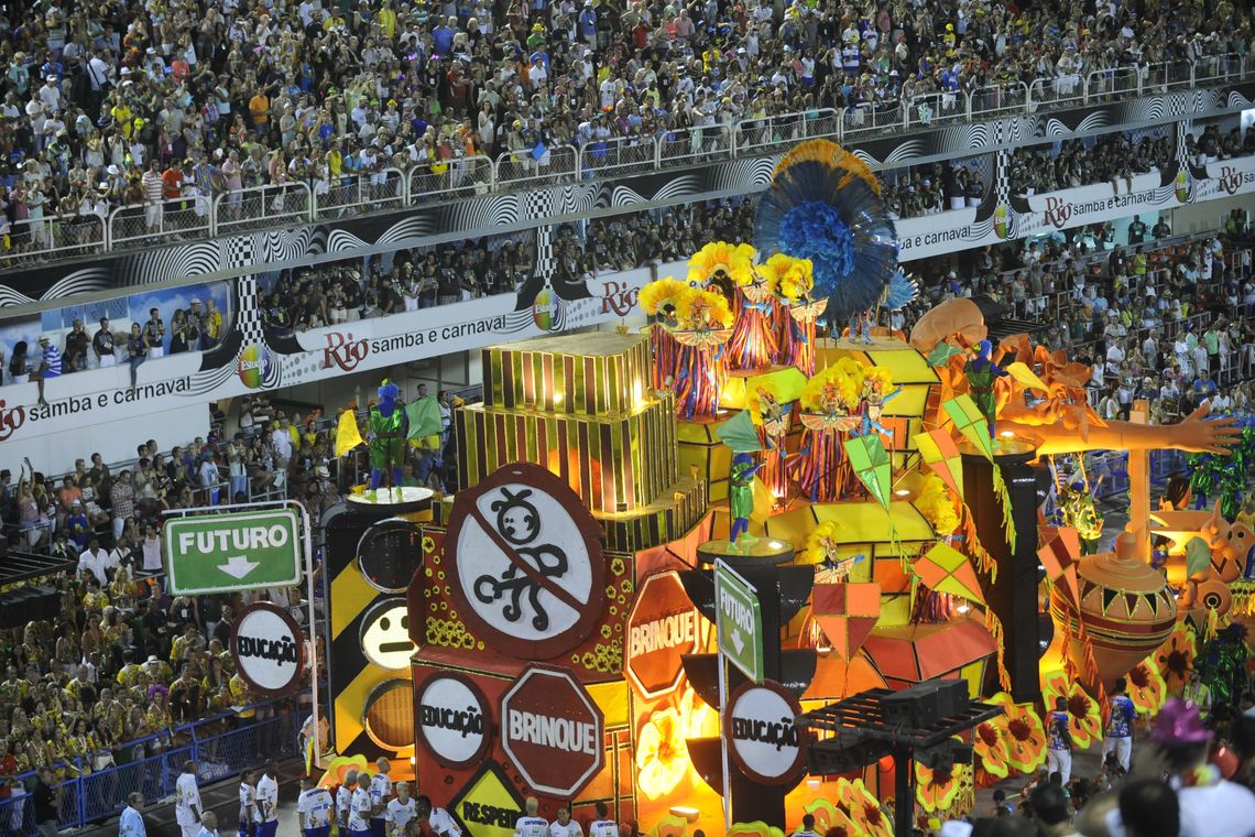 Tania Rego Rio de Janeiro - Escolas de samba do Grupo Especial se apresentam no Sambódromo da Marquês de Sapucaí, no segundo dia de desfiles (Fernando Frazão/Agência Brasil)