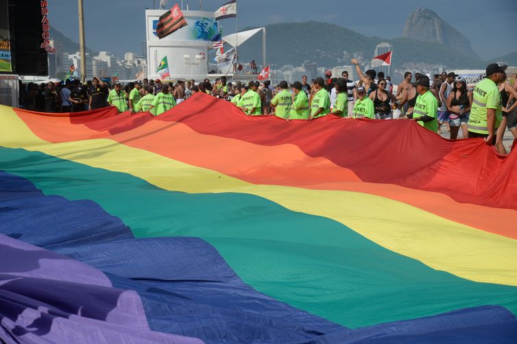 Rio de Janeiro - Copacabana recebe 21ª Parada do Orgulho LGBT que tem como tema neste ano Eu sou minha identidade de gênero (Tomaz Silva/Agência Brasil)