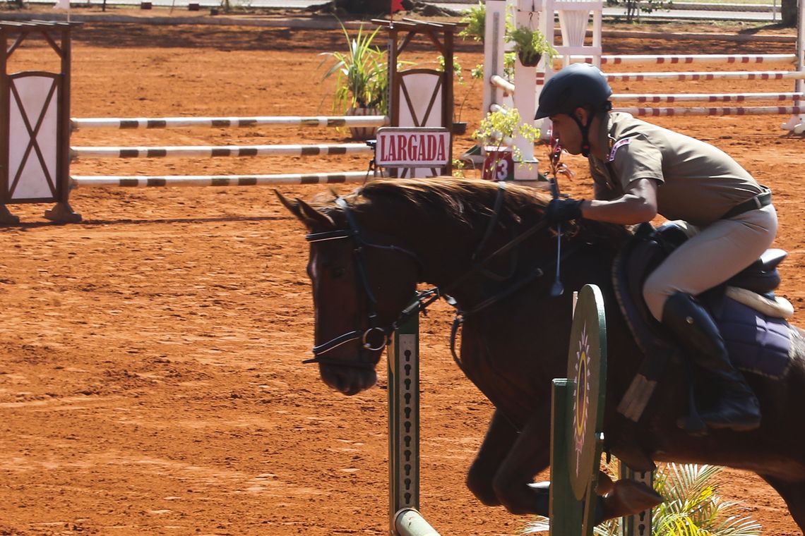 Antonio Cruz/Agência Brasil Competição equestre no 1º Regimento de Cavalaria de Guardas, em Brasília.