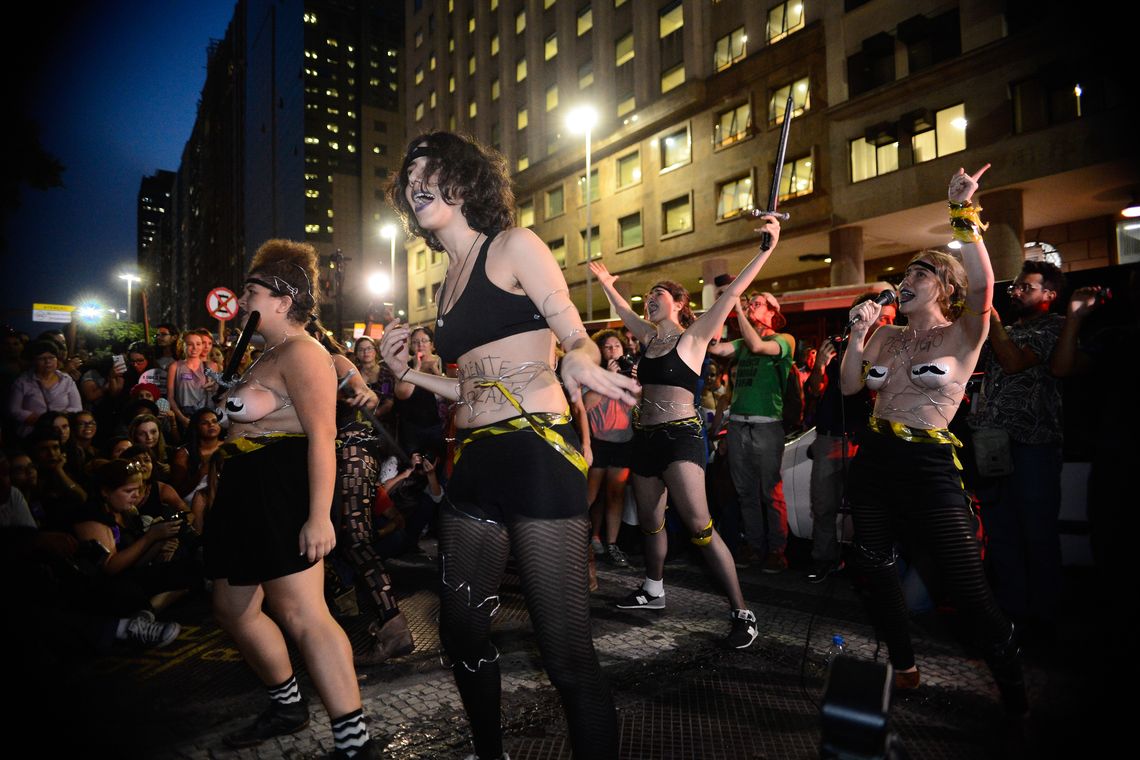 Tomaz Silva/Agência Brasil Rio de Janeiro - Mulheres fazem ato contra cultura do estupro, na Igreja da Candelária, centro da cidade (Tomaz Silva/Agência Brasil)