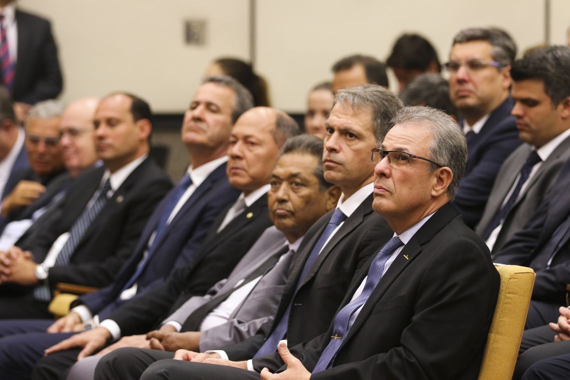Valter Campanato/Agência Brasil O ministro de Minas e Energia, Bento Albuquerque, durante cerimônia de posse do novo presidente da Empresa Brasileira de Infraestrutura Aeroportuária (Infraero), tenente-brigadeiro-do-ar Hélio Paes de Barros Júnior.