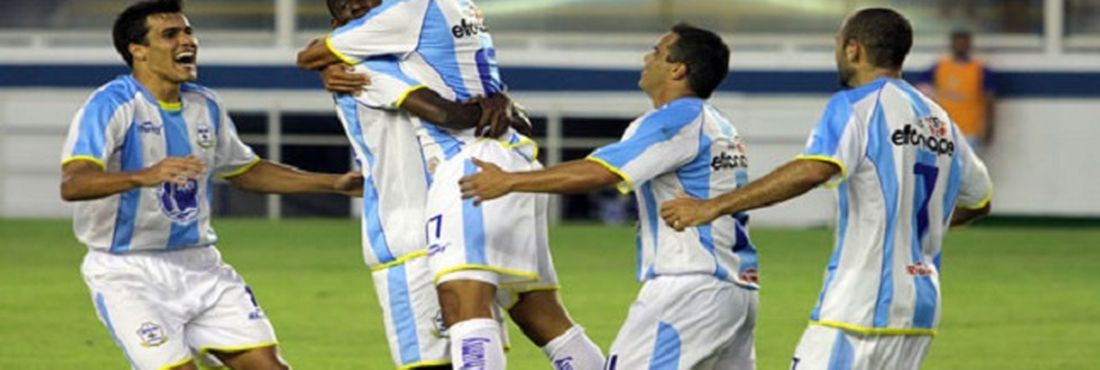 Time do Macaé comemora gol O Macaé terminou a primeira fase da Série C como líder do Grupo B, com 31 pontos em 18 jogos, sendo nove vitórias, quatro empates e cinco derrotas