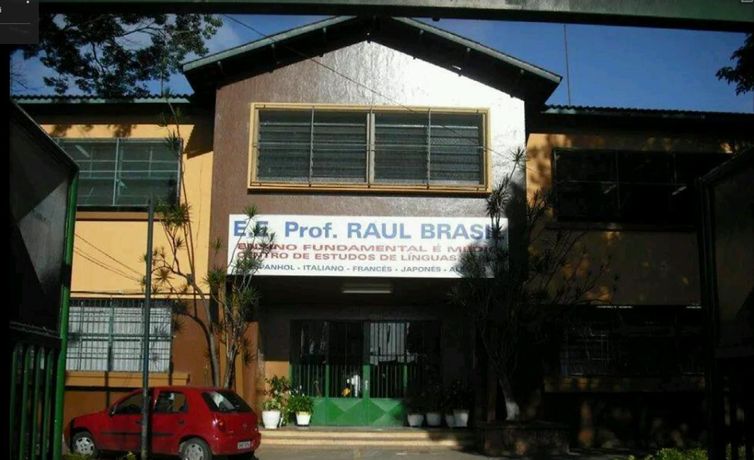 Foto: Google Street View/Reprodução Tiroteio teria ocorrido dentro da Escola Estadual Prof. Raul Brasil, em Suzano (SP)