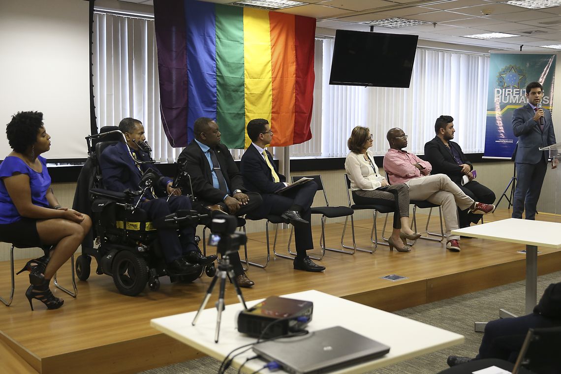 Valter Campanato/Agência Brasil O secretário-executivo do Ministério dos Direitos Humanos, Engels Augusto Muniz, participa do lançamento do Pacto Nacional de Enfrentamento à LGBTfobia.