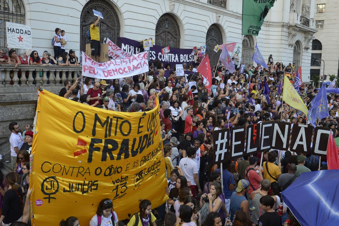Tânia Rêgo/Agência Brasil Ato Contra o Retrocesso em Defesa da Democracia, na Cinelândia, região central do Rio de Janeiro.