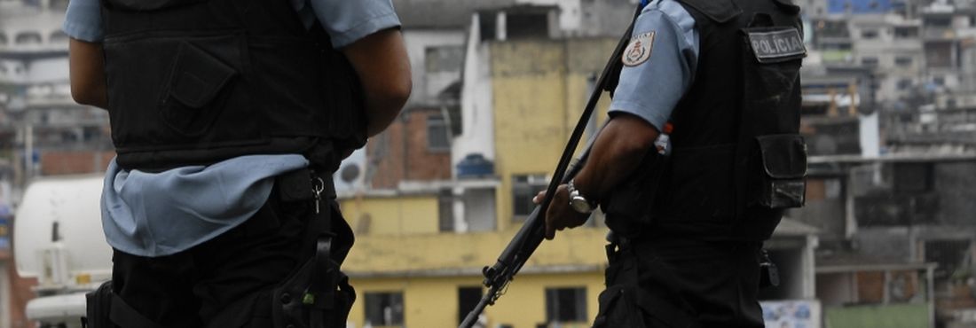 PM do Rio de Janeiro A Polícia Militar informou que nos 5.035 locais de votação haverá a presença de pelo menos um policial militar
