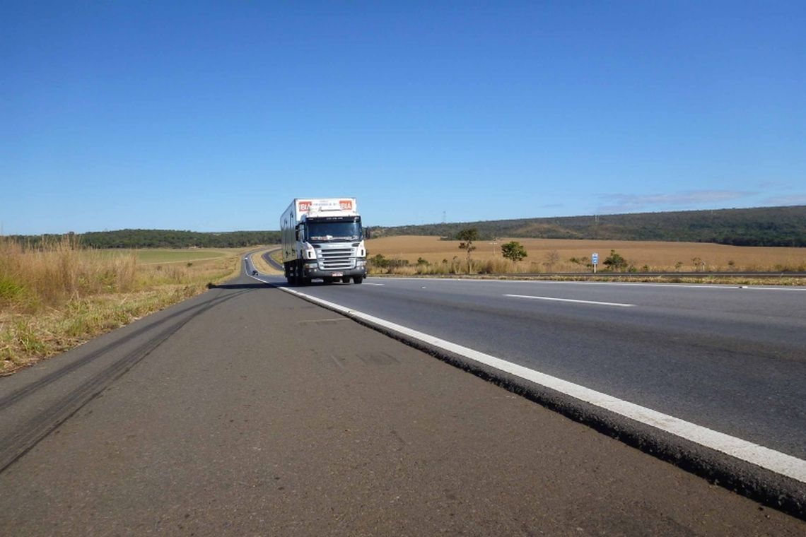 rodovia caminhÃ£o estradas