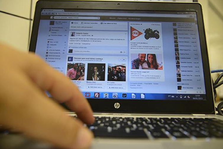 Arquivo/Agência Brasil/Agência Brasil Consumidor critica limitação à internet