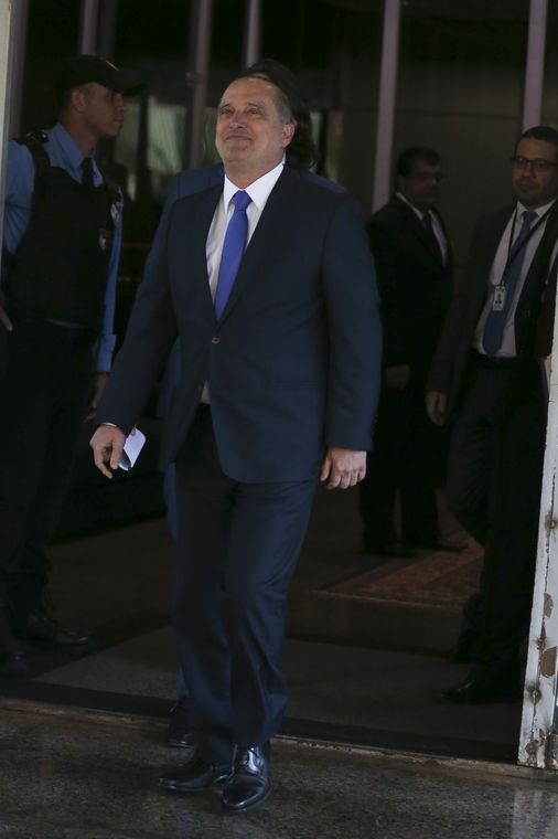José Cruz/Agência Brasil O ministro da Casa Civil, Onyx Lorenzoni, fala à imprensa sobre o saque do FGTS, após encontro com o ministro da Economia, Paulo Guedes.