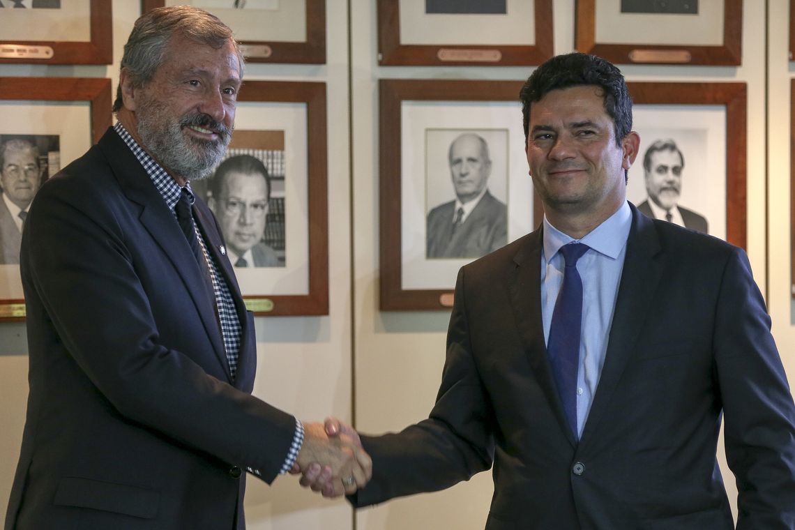 Fabio Rodrigues Pozzebom/Agência Brasil O atual ministro da Justiça, Torquato Jardim, e o futuro ministro da pasta, juiz federal Sérgio Moro, durante coletiva de imprensa após reunião.