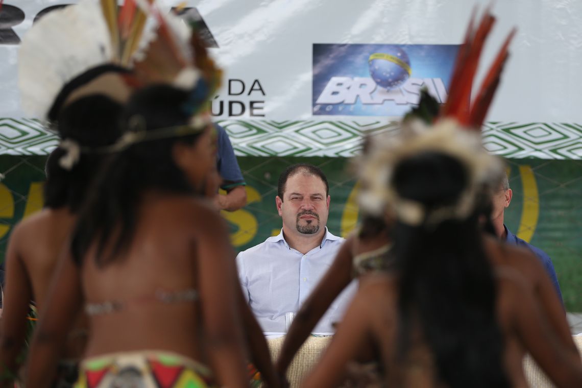José Cruz/Agência Brasil Tabatinga (AM) - Ministro interino da Saúde, Francisco de Assis Figueiredo, entrega equipamentos para ampliar atendimento indígena em aldeias do Distrito Sanitário Especial Indígena do Alto Rio Solimões (José Cruz/Agência Brasil)
