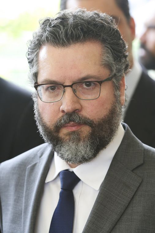 Valter Campanato/Agência Brasil O futuro ministro das Relações Exteriores, embaixador Ernesto Fraga Araújo, concede entrevista à imprensa no CCBB.